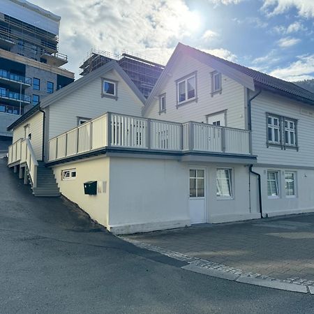 Charming House In The Harbour Of Jorpeland Lägenhet Exteriör bild