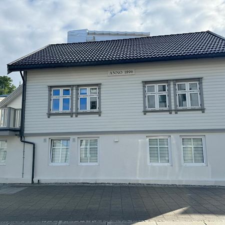 Charming House In The Harbour Of Jorpeland Lägenhet Exteriör bild